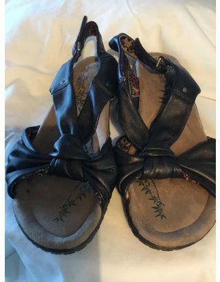 Easy Spirit sandals 8.5